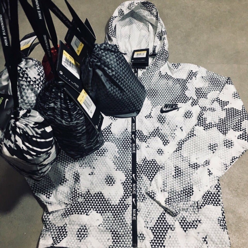 NIKE NIKE